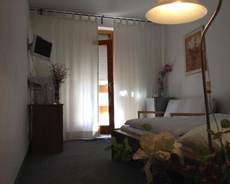 Penzion Holiday - Trnava - Habitación
