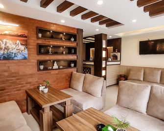 Satkar Boutique Home - קטמאנדו - סלון