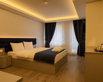 Reflaction of the Bosphorus - Istanbul - Bedroom