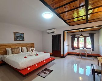 Mookboonchu Guesthouse - Ko Muk - Sovrum