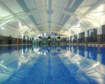 Macdonald Hill Valley Hotel Golf & Spa - Whitchurch - Piscina