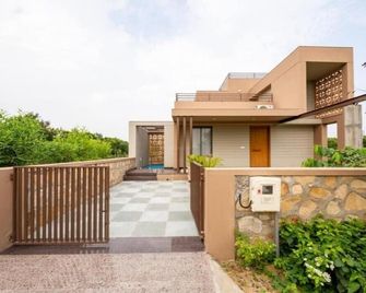 Villa - Bunglow - Nature Abode - Senic - Sānand - Building