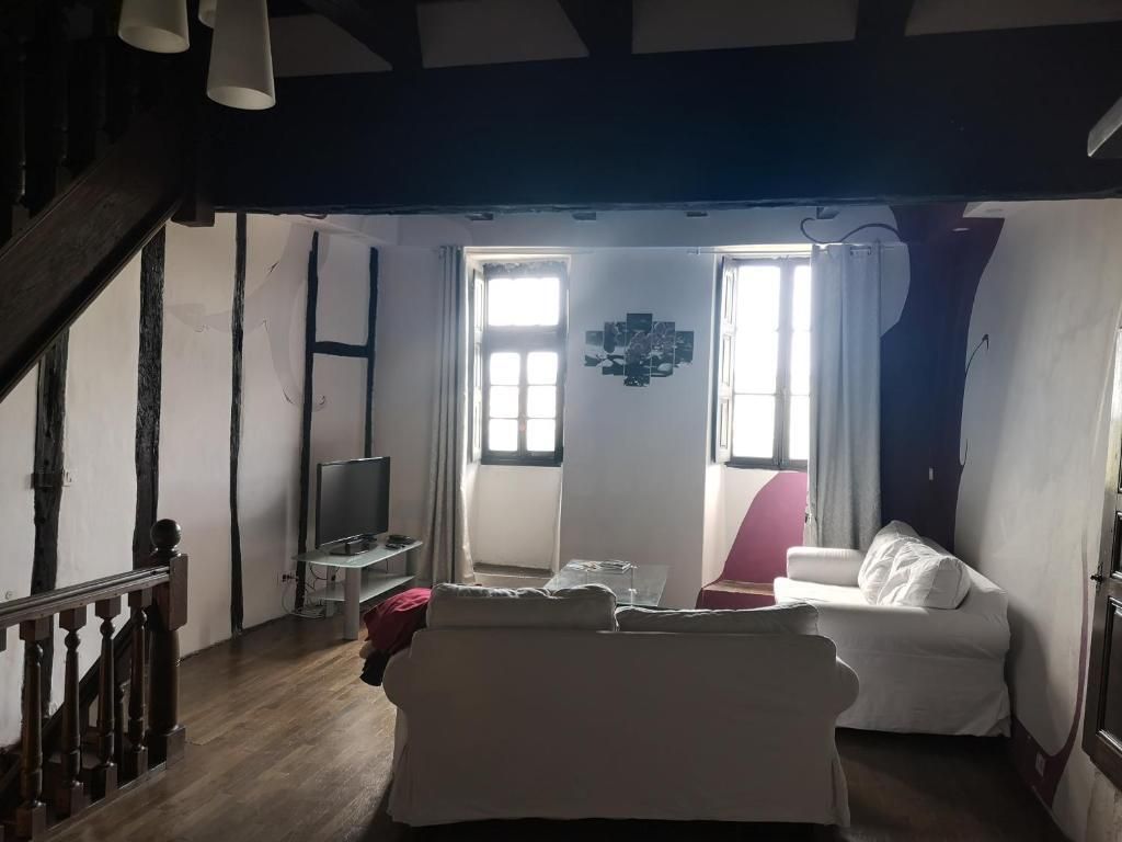 Maison atypique à Cordes-Sur-Ciel 2 chambres - Cordes-sur-Ciel
