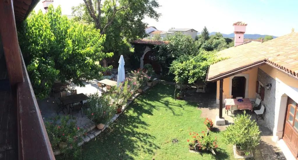 Guesthouse Domacija Sajna