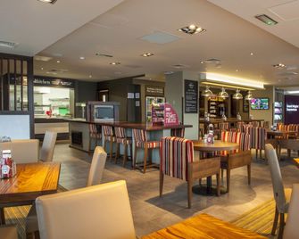 Premier Inn Wrexham City Centre - Wrexham - Bar