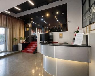 Signature Idea hotel - Tirana - Recepción