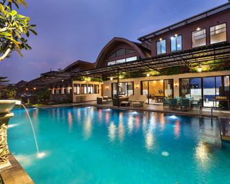 Villa Midori - Puncak - Pool
