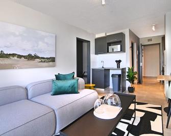 Circa Aparthotel by Totalstay - Pretoria - Wohnzimmer