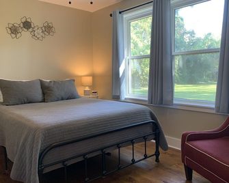 The Edinburgh Cottage - Baton Rouge - Bedroom