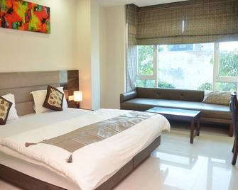 Hotel Sopan Heights - New Delhi - Bedroom