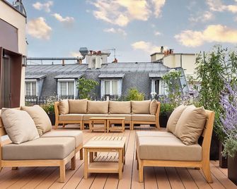 Hotel Noucha - Paris - Balcony
