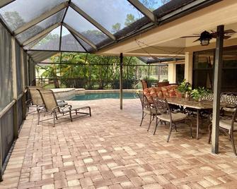 Luxury Room -In Equestrian Community - Palm Beach Gardens - Pool