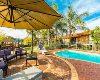 Hume Country Motor Inn - אלברי - בריכה