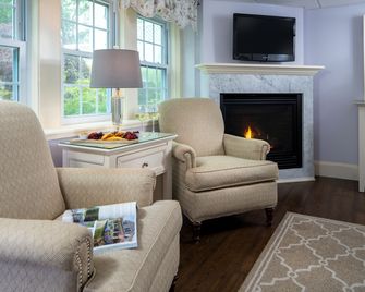 Old Harbor Inn - Chatham - Salon