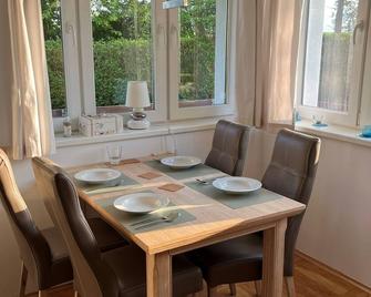 Ferienhaus Boddenblick - Reinberg - Comedor
