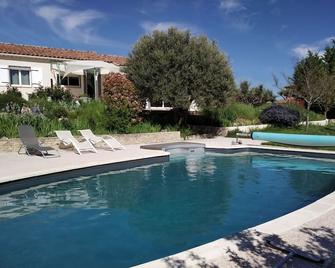 Magnificent house in the heart of the Luberon - Reillanne - Piscina