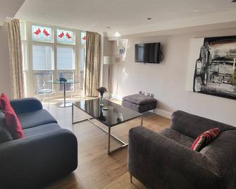 Harrogate Lifestyle Luxury Serviced Aparthotel - Harrogate - Living room