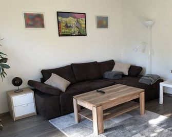 Vacation apartment in Burgau with a personal ambience - Burgau - Sala de estar