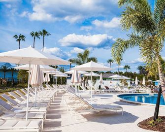 Lakeview Townhome Retreat | Workspaces & Patio | Optional Saddlebrook Resort Amenities - Wesley Chapel - Zwembad