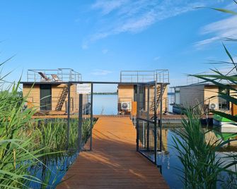 Houseboat in azy by Lake Jamno and Sea - Łazy