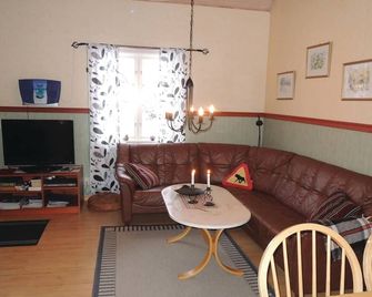 Lovely Home In Saevsjoe With Wifi - Sävsjö - Sala de estar