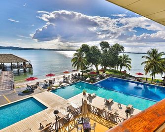 Playa Tortuga Hotel Beach Resort - Bocas del Toro - Zwembad