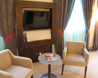 Forward Aparthotel - Sochi - Living room