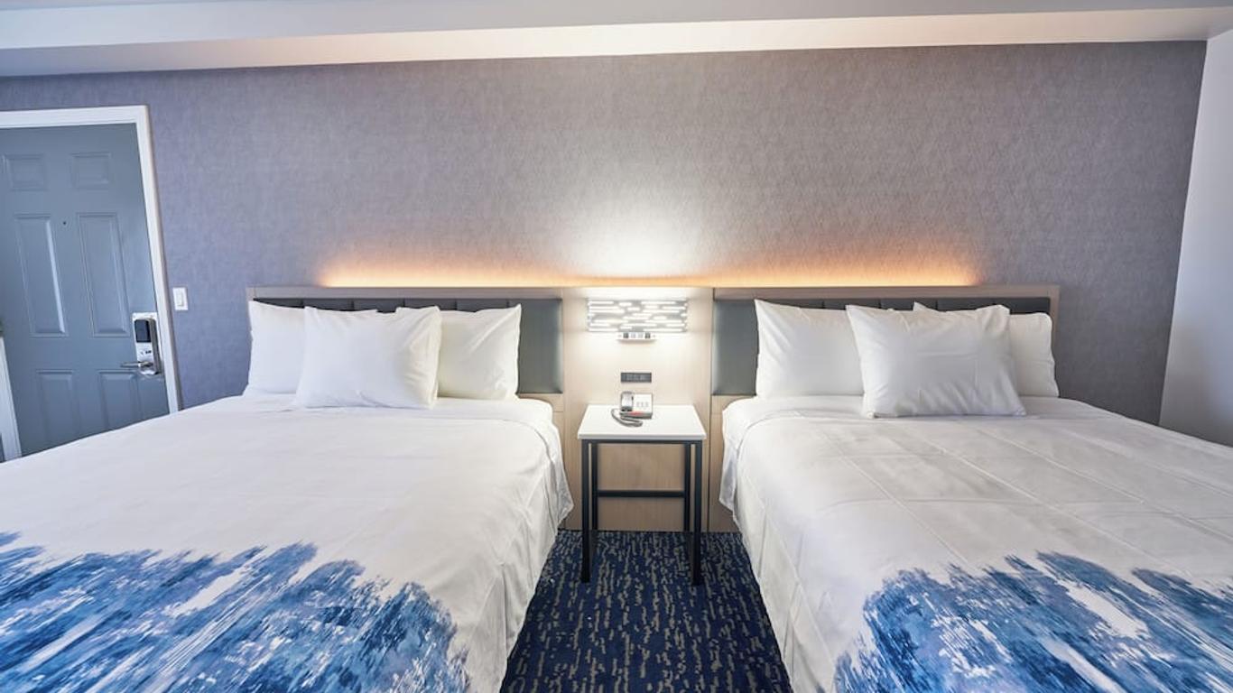 All Seasons Inn & Suites