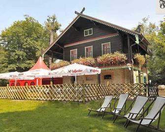 Summer - Room 2 - Forsthaus Leiner Berg - Dessau-Roßlau - Gebäude