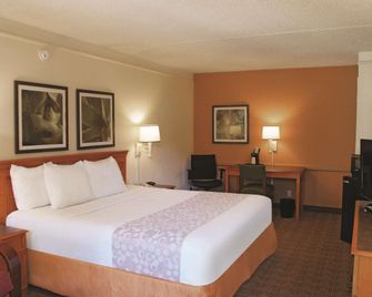 La Quinta Inn by Wyndham Houston La Porte - La Porte - Schlafzimmer