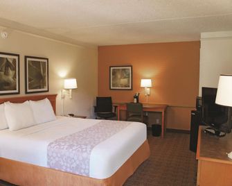 La Quinta Inn by Wyndham Houston La Porte - La Porte - Ložnice