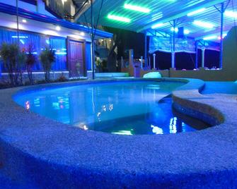 Blue Rock Resort And Dive Centre - Olongapo - Pool