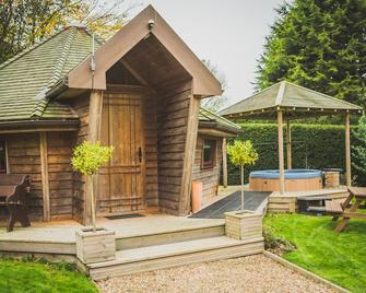 Burton Lodge Guest House & Spa - Driffield - Patio