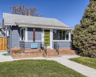 New! Private Guest House Located in Trendy Berkeley - Walkable - Fenced Patio - Denver - Edificio