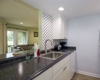 207 Linville Gardens Condo - 1 Bed/1Bath- Sleeps 2 - Pinehurst - Кухня