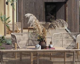 Hotel The Originals Saint-Malo Belem - Σαιν-Μαλό - Βεράντα