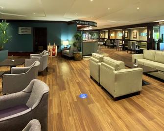 The Normandy Hotel - Renfrew - Lounge