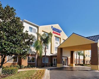 Fairfield Inn and Suites by Marriott Tampa North - Temple Terrace - Budova