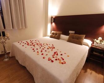 Hotel Rural Arroyo la Plata by Bossh Hotels - Jerez de los Caballeros - Habitación