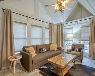 Houston Towers, Downtown Med Ctr, Nrg, Adults Only - Houston - Living room