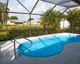 Beautiful Pool House In Lake Placid / Free Wifi / Pet Friendly / Pool - Lake Placid - Басейн