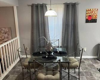 House at Hampton - Hampton - Comedor