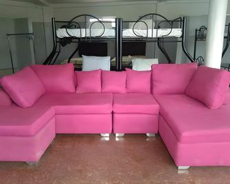 Hana Natsu Resorts Beach & Hotel - Morong - Lounge