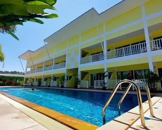 Phuket Airport Sonwa Resort - Sakhu - Piscina