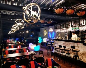 Starhome Cottage - Ren-ai Township - Bar