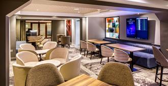 Crowne Plaza Manchester Airport - Manchester - Oleskelutila