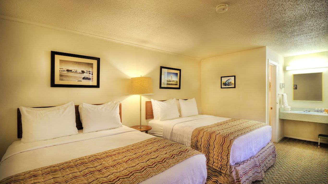 Roadrunner Lodge Motel