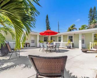 Park Shore Suites Of Madeira Beach! Pet - Madeira Beach - Binnenhof