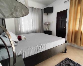 Private Ensuite Room - Portmore