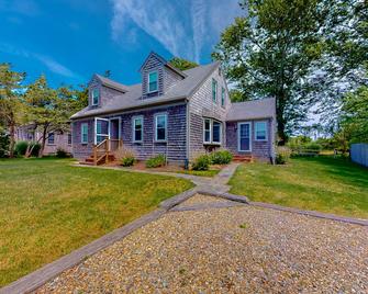 Ireland Time - Nantucket - Building